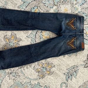 Guess flared butterfly embroidered pocket jeans. Size 32
